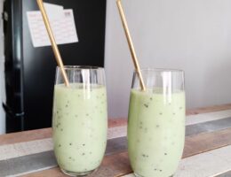 Kiwi coco milkshake