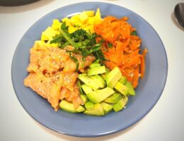 Pokebowl saumon passion avocat mangue